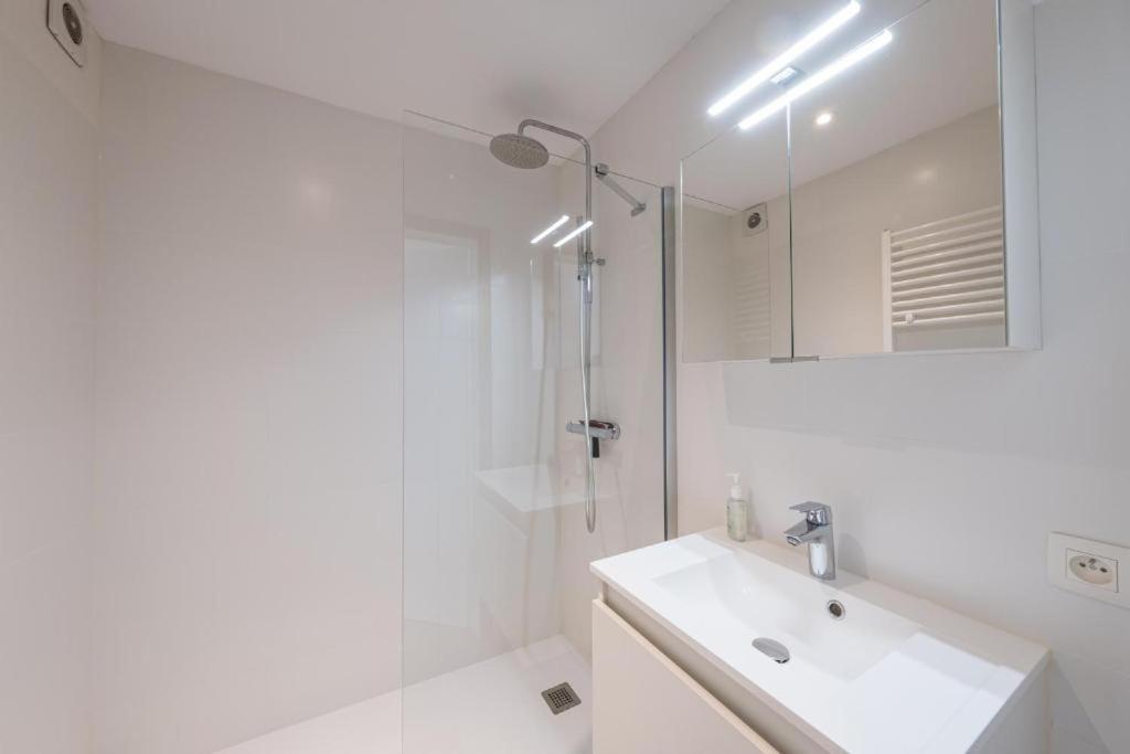 Luxury Apartment With Free Parking Ostenda Esterno foto