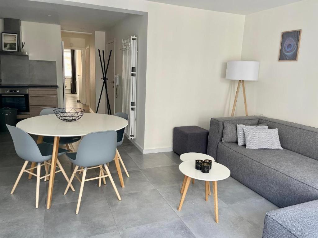 Luxury Apartment With Free Parking Ostenda Esterno foto